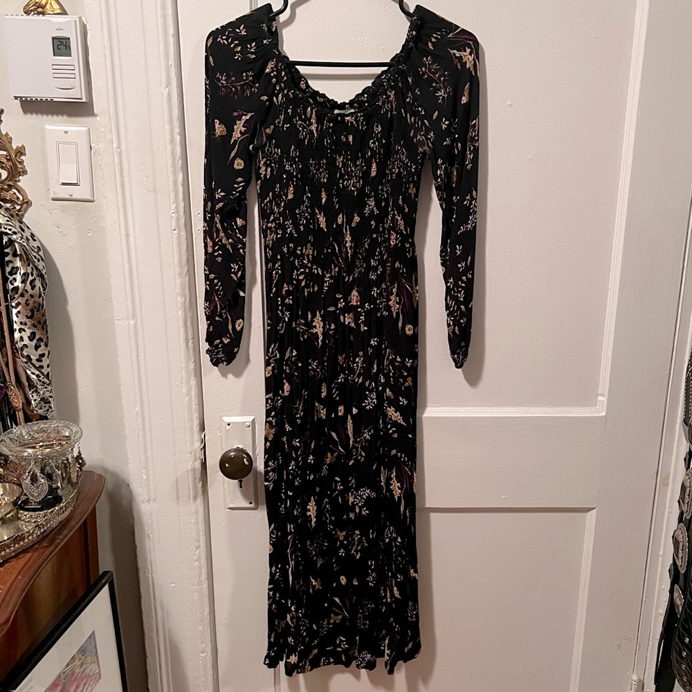 Ruched black floral long sleeve dress